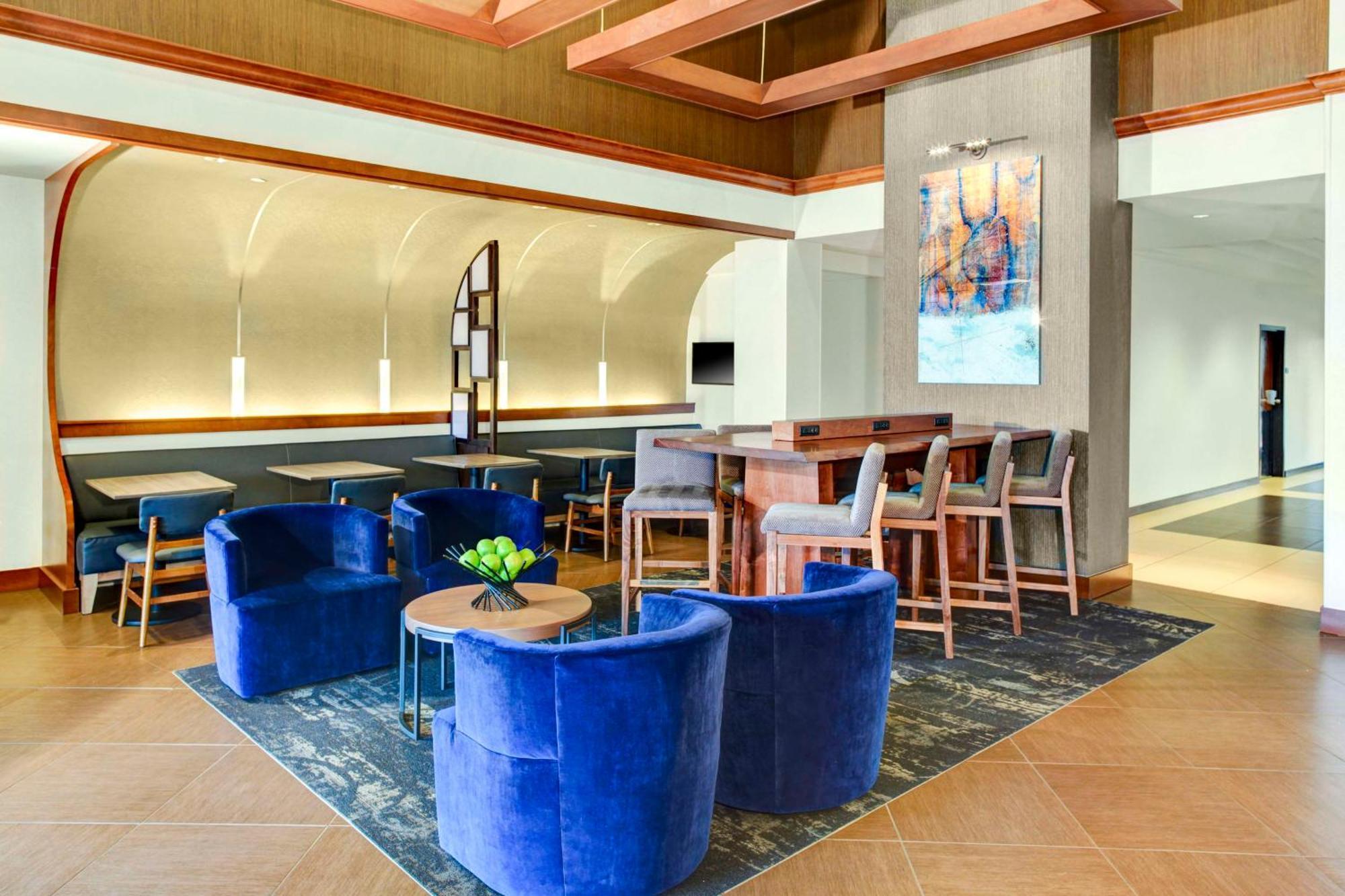 Hyatt Place Tampa Busch Gardens Esterno foto