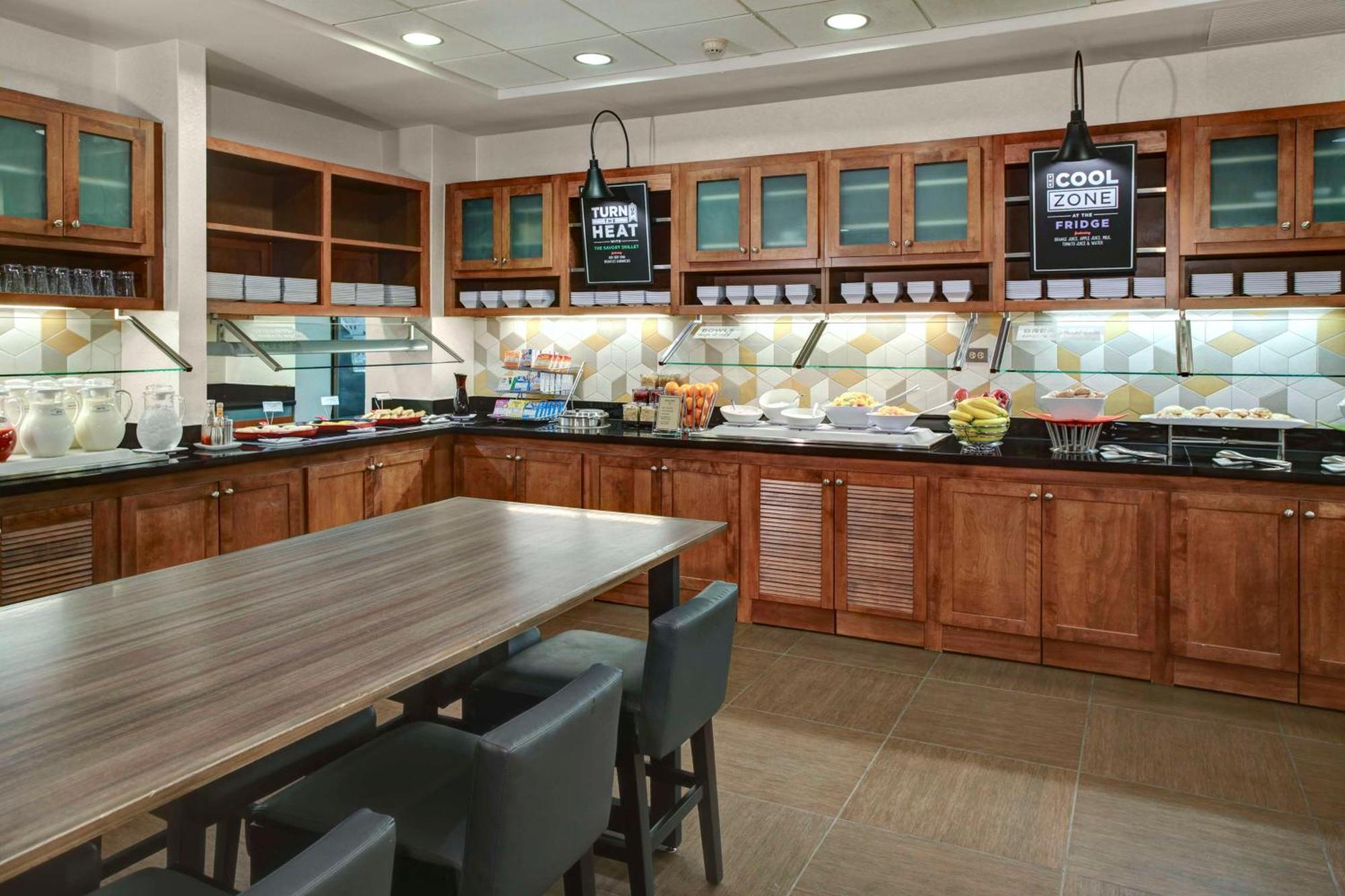 Hyatt Place Tampa Busch Gardens Esterno foto