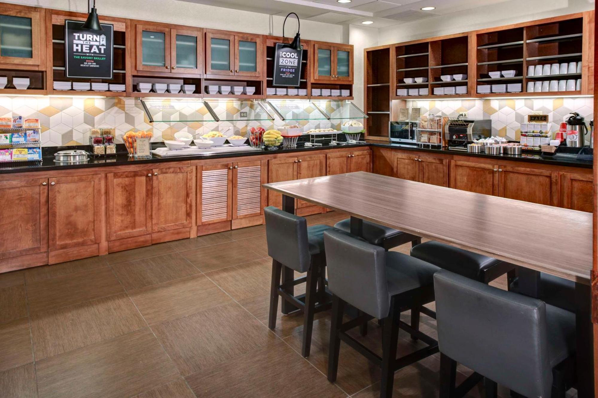 Hyatt Place Tampa Busch Gardens Esterno foto