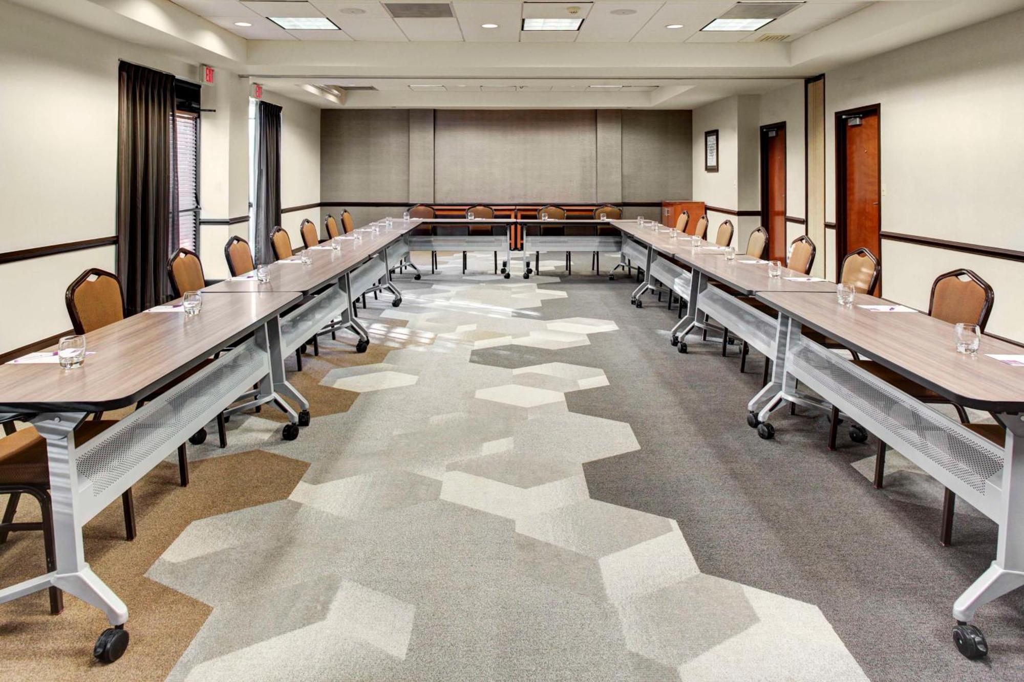 Hyatt Place Tampa Busch Gardens Esterno foto
