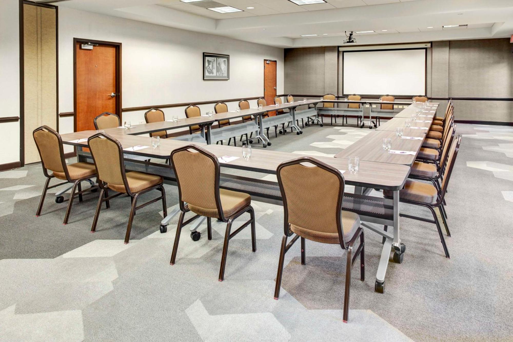 Hyatt Place Tampa Busch Gardens Esterno foto