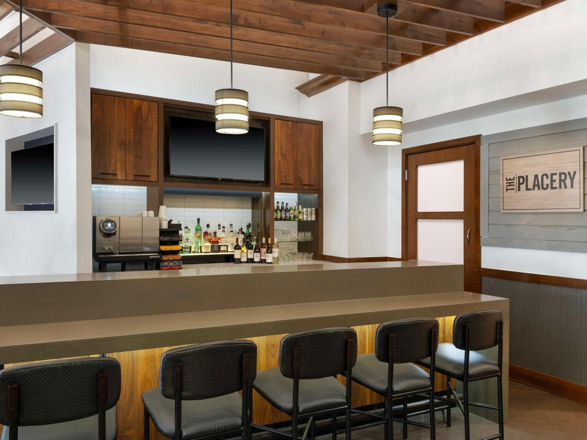 Hyatt Place Tampa Busch Gardens Esterno foto