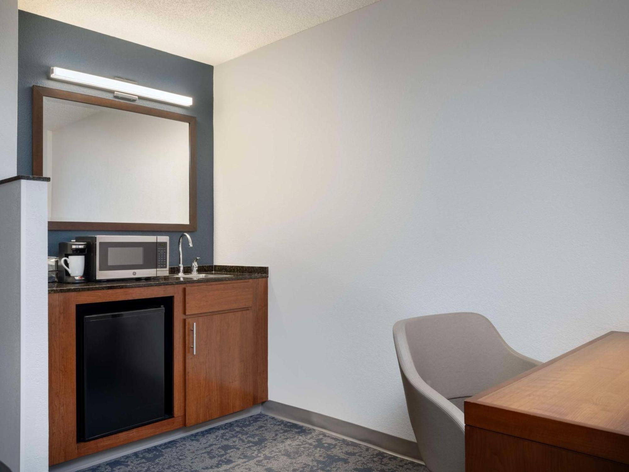 Hyatt Place Tampa Busch Gardens Esterno foto