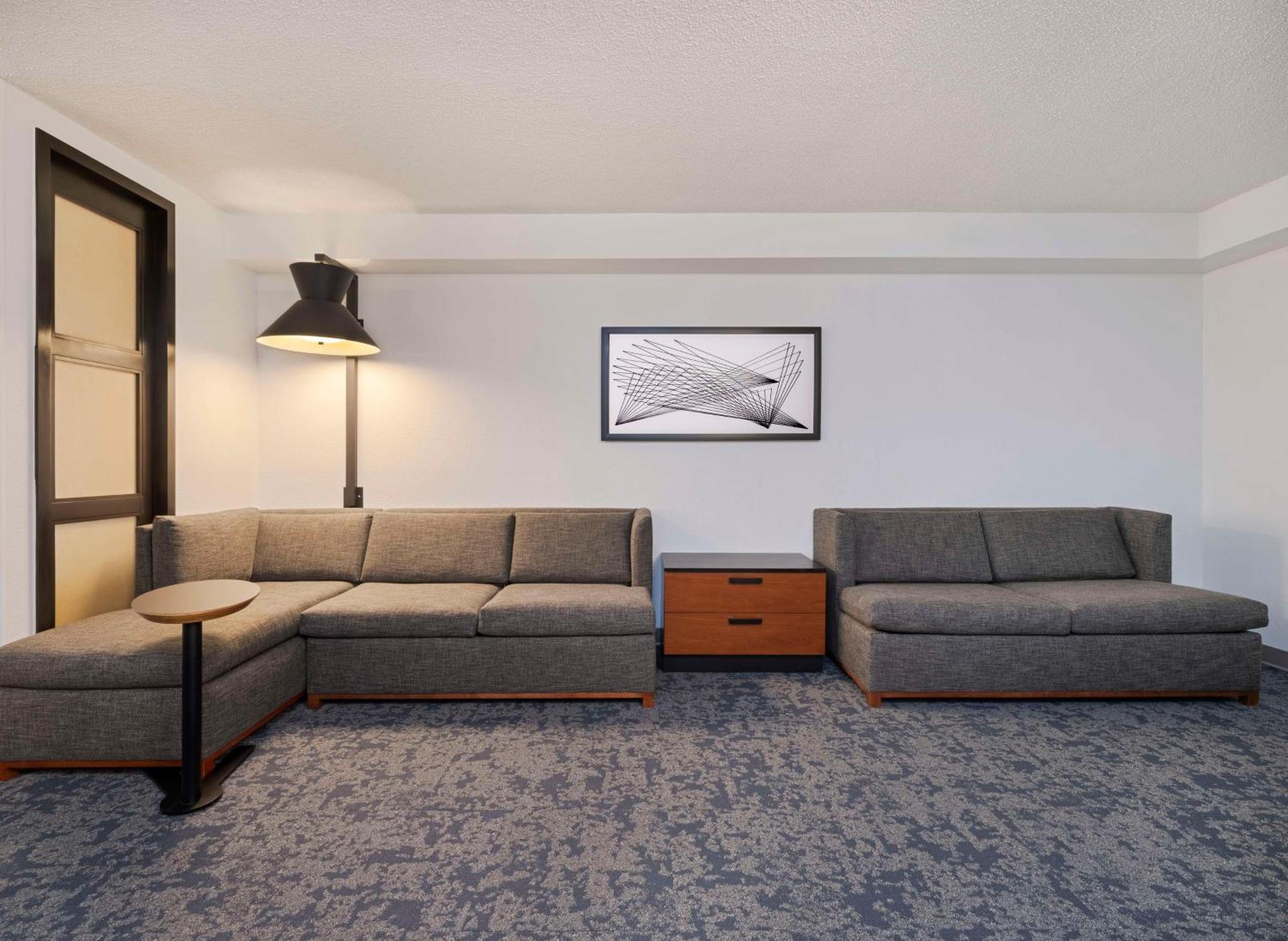 Hyatt Place Tampa Busch Gardens Esterno foto
